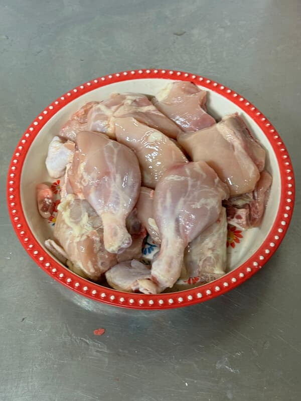 Whole Chicken 3lb (Skinless & Cut into Pieces) Whole Chicken 3lb (Skinless & Cut into Pieces)